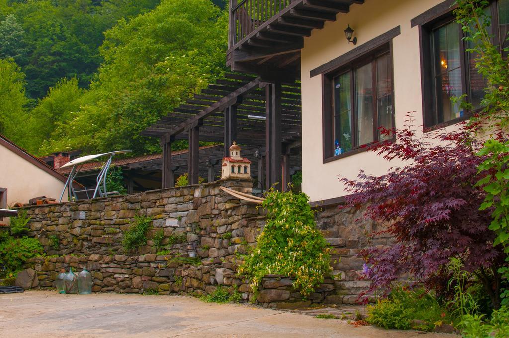 אפרילצי Guest House Verbena מראה חיצוני תמונה