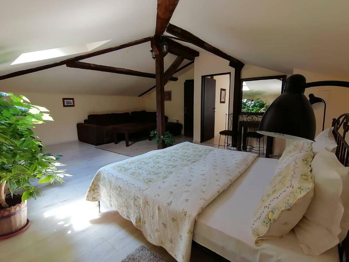 אפרילצי Guest House Verbena מראה חיצוני תמונה
