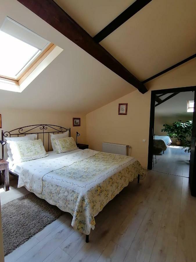 אפרילצי Guest House Verbena מראה חיצוני תמונה